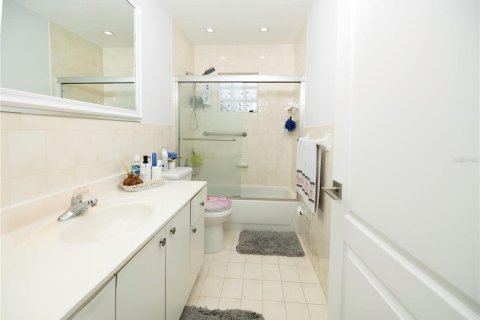House in Miami, Florida 4 bedrooms, 158.68 sq.m. № 1687706 - photo 27