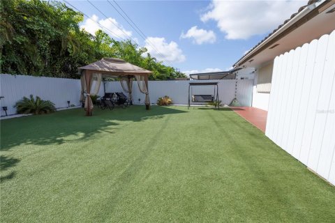 House in Miami, Florida 4 bedrooms, 158.68 sq.m. № 1687706 - photo 11