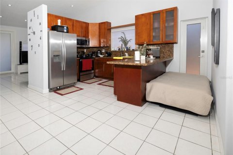 House in Miami, Florida 4 bedrooms, 158.68 sq.m. № 1687706 - photo 20