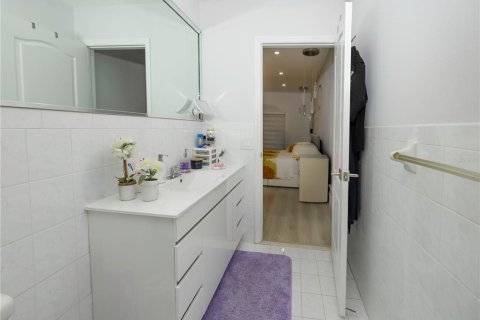 House in Miami, Florida 4 bedrooms, 158.68 sq.m. № 1687706 - photo 18