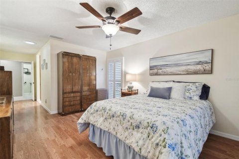 House in Brandon, Florida 4 bedrooms, 252.32 sq.m. № 1583916 - photo 11