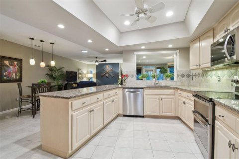 House in Brandon, Florida 4 bedrooms, 252.32 sq.m. № 1583916 - photo 29