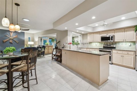 House in Brandon, Florida 4 bedrooms, 252.32 sq.m. № 1583916 - photo 27