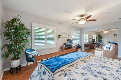 House in Brandon, Florida 4 bedrooms, 252.32 sq.m. № 1583916 - photo 12