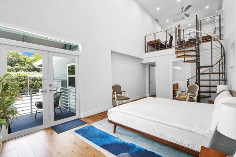 House in Miami, Florida 4 bedrooms, 226.5 sq.m. № 1967357 - photo 5