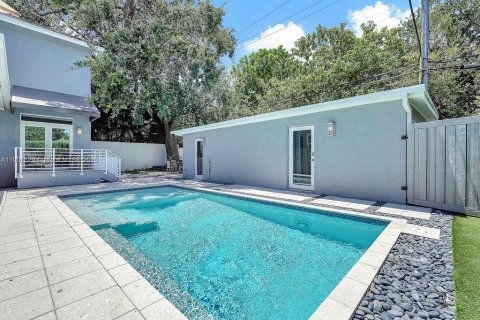 House in Miami, Florida 4 bedrooms, 226.5 sq.m. № 1967357 - photo 18