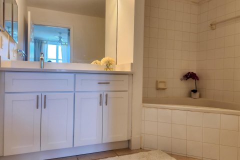 Condo in Wellington, Florida, 2 bedrooms  № 2086813 - photo 5