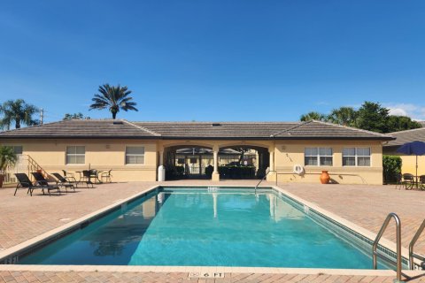 Condo in Wellington, Florida, 2 bedrooms  № 2086813 - photo 13