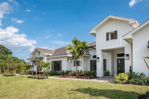 Купить виллу или дом в Дейви, Флорида 5 спален, 492.47м2, № 2189500 - фото 4
