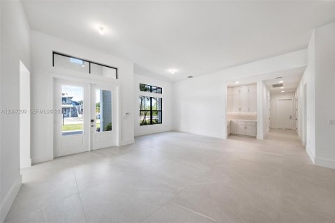 Купить виллу или дом в Дейви, Флорида 5 спален, 492.47м2, № 2189500 - фото 12