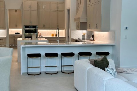 Купить виллу или дом в Дейви, Флорида 5 спален, 492.47м2, № 2189500 - фото 10