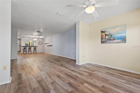 Villa ou maison à vendre à Clearwater, Floride: 2 chambres, 130.06 m2 № 2098739 - photo 13