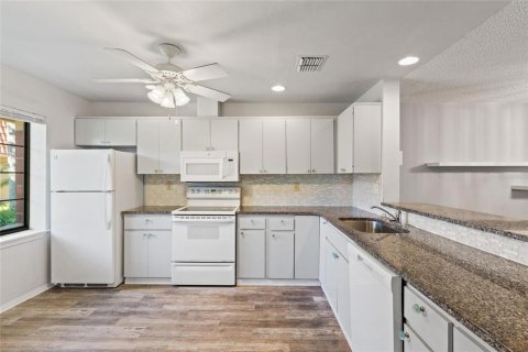 Villa ou maison à vendre à Clearwater, Floride: 2 chambres, 130.06 m2 № 2098739 - photo 5
