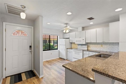 Villa ou maison à vendre à Clearwater, Floride: 2 chambres, 130.06 m2 № 2098739 - photo 4