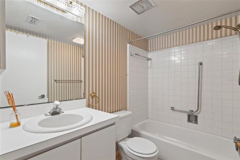 Villa ou maison à vendre à Clearwater, Floride: 2 chambres, 130.06 m2 № 2098739 - photo 18