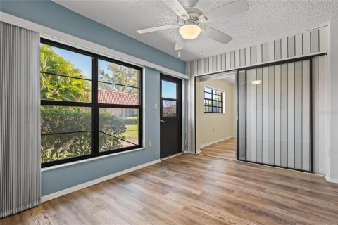 Villa ou maison à vendre à Clearwater, Floride: 2 chambres, 130.06 m2 № 2098739 - photo 12