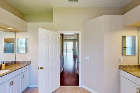 House in Winter Garden, Florida 5 bedrooms, 279.73 sq.m. № 2150352 - photo 21
