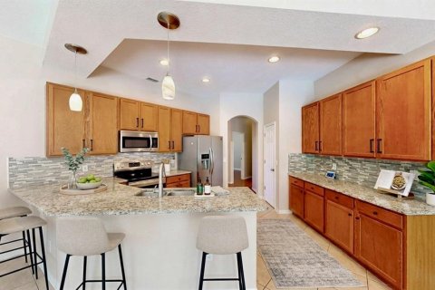 House in Winter Garden, Florida 5 bedrooms, 279.73 sq.m. № 2150352 - photo 9