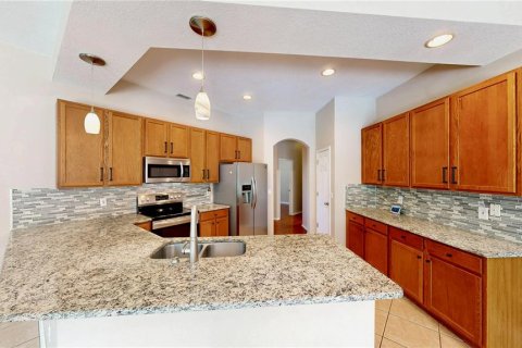 House in Winter Garden, Florida 5 bedrooms, 279.73 sq.m. № 2150352 - photo 10