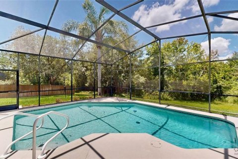 House in Winter Garden, Florida 5 bedrooms, 279.73 sq.m. № 2150352 - photo 2