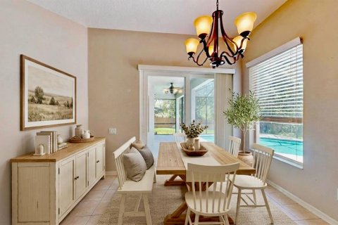 House in Winter Garden, Florida 5 bedrooms, 279.73 sq.m. № 2150352 - photo 12