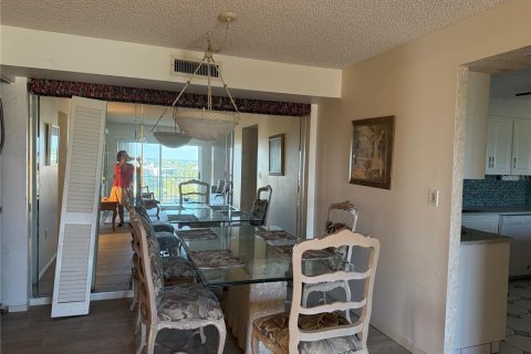 Condominio en alquiler en Sarasota, Florida, 2 dormitorios, 118.45 m2 № 1359367 - foto 2