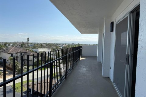 Condominio en alquiler en Sarasota, Florida, 2 dormitorios, 118.45 m2 № 1359367 - foto 4