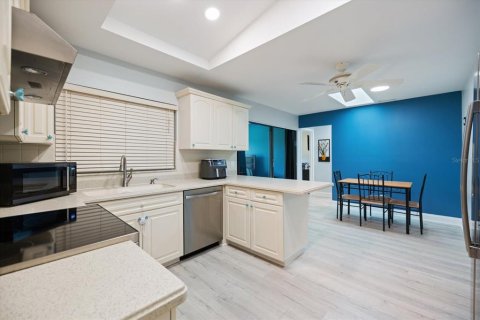 House in Port Charlotte, Florida 2 bedrooms, 129.13 sq.m. № 1906956 - photo 6