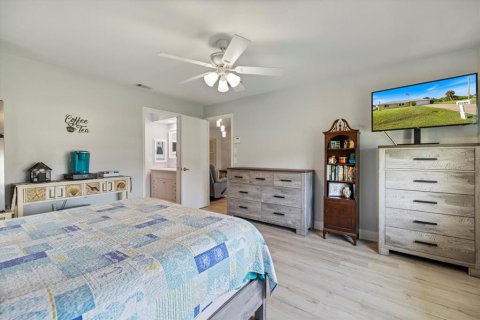 House in Port Charlotte, Florida 2 bedrooms, 129.13 sq.m. № 1906956 - photo 18
