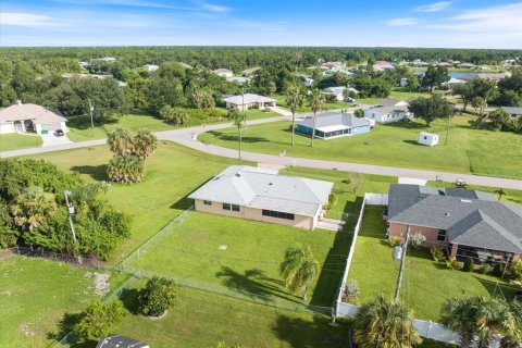 House in Port Charlotte, Florida 2 bedrooms, 129.13 sq.m. № 1906956 - photo 5
