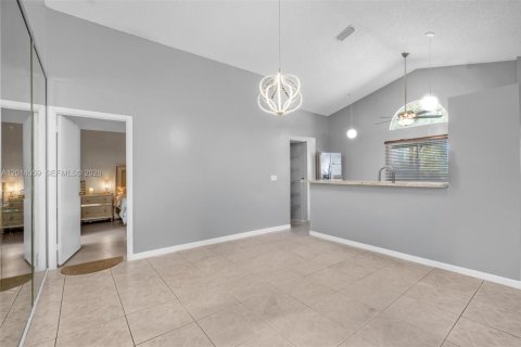 Casa en alquiler en North Lauderdale, Florida, 3 dormitorios, 136.19 m2 № 2076174 - foto 6