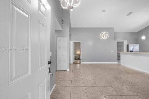 Casa en alquiler en North Lauderdale, Florida, 3 dormitorios, 136.19 m2 № 2076174 - foto 3