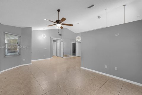 Casa en alquiler en North Lauderdale, Florida, 3 dormitorios, 136.19 m2 № 2076174 - foto 11