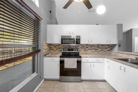 Casa en alquiler en North Lauderdale, Florida, 3 dormitorios, 136.19 m2 № 2076174 - foto 22