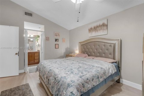 Casa en alquiler en North Lauderdale, Florida, 3 dormitorios, 136.19 m2 № 2076174 - foto 28