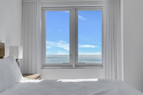 Condo in Miami Beach, Florida, 1 bedroom  № 1399755 - photo 12