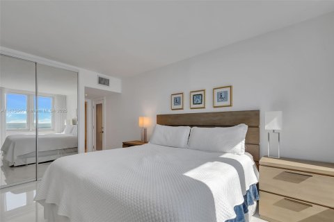 Condo in Miami Beach, Florida, 1 bedroom  № 1399755 - photo 15
