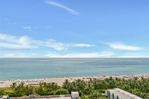 Condo in Miami Beach, Florida, 1 bedroom  № 1399755 - photo 21