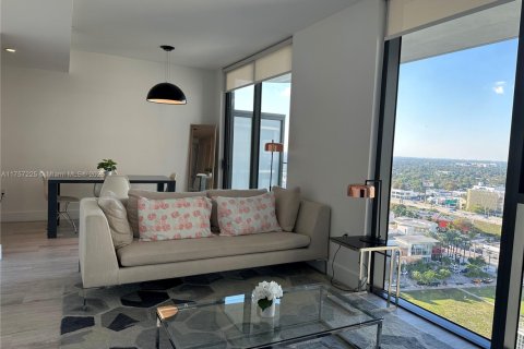 Condo in Miami, Florida, 1 bedroom  № 1728849 - photo 12