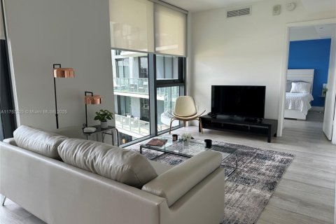Condo in Miami, Florida, 1 bedroom  № 1728849 - photo 1