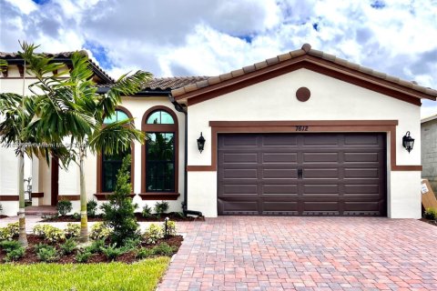 Casa en alquiler en Parkland, Florida, 3 dormitorios, 206.06 m2 № 1924118 - foto 5