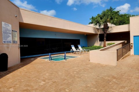 Снять в аренду кондоминиум в Тамарак, Флорида 2 спальни, 88.26м2, № 1951921 - фото 20