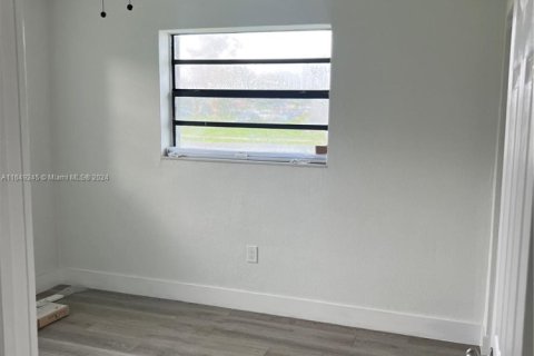 House in Miami Gardens, Florida 3 bedrooms, 113.62 sq.m. № 1332881 - photo 22