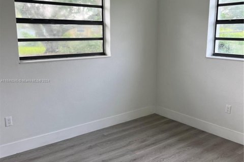 House in Miami Gardens, Florida 3 bedrooms, 113.62 sq.m. № 1332881 - photo 21
