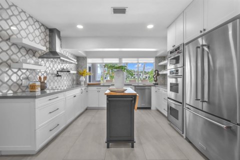 Casa en venta en Hollywood, Florida, 6 dormitorios, 394.46 m2 № 2176636 - foto 8