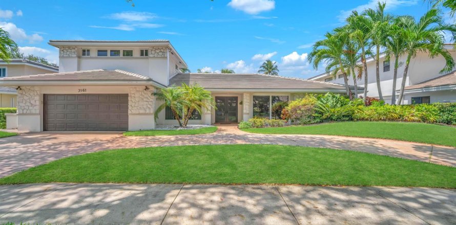 Casa en Hollywood, Florida 6 dormitorios, 394.46 m2 № 2176636