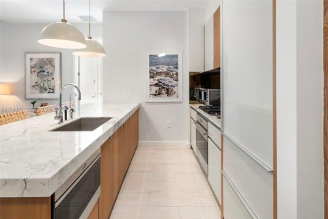 Copropriété à louer à Miami, Floride: 3 chambres, 119.01 m2 № 2001158 - photo 9