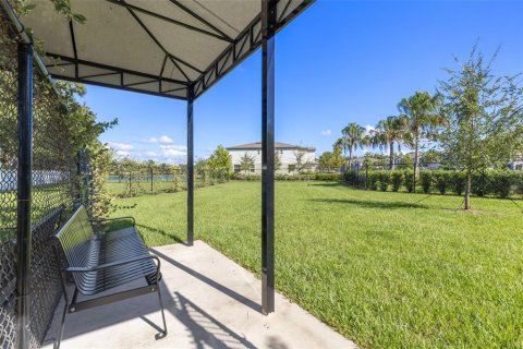 Adosado en venta en Land O' Lakes, Florida, 2 dormitorios, 143.16 m2 № 1898638 - foto 30