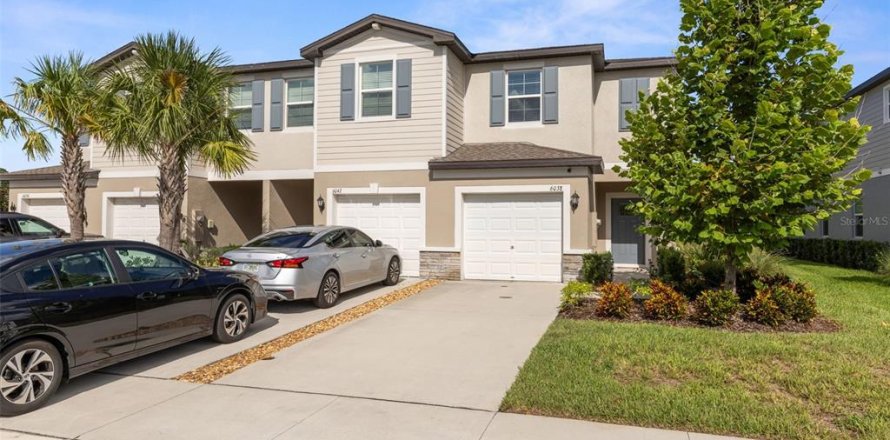 Adosado en Land O' Lakes, Florida 2 dormitorios, 143.16 m2 № 1898638