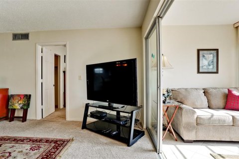 Condo in Bradenton, Florida, 2 bedrooms  № 1535266 - photo 16